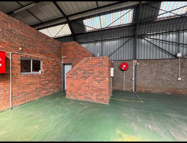 275M² WAREHOUSE TO LET IN SPARTAN